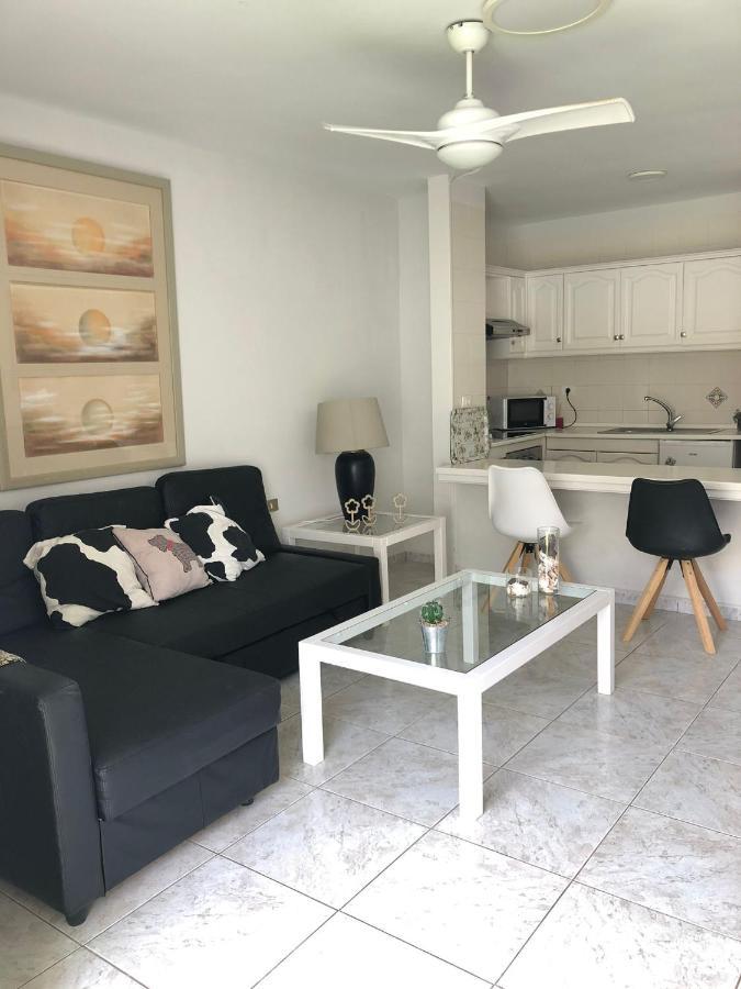 Apartamento De 1 Dormitorio En Victoria Court 2 Los Cristianos. Los Cristianos  Exterior photo